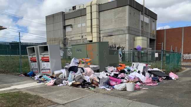 A reported bomb threat at a government building in Melbourne’s north has been attributed to a “misunderstanding”.