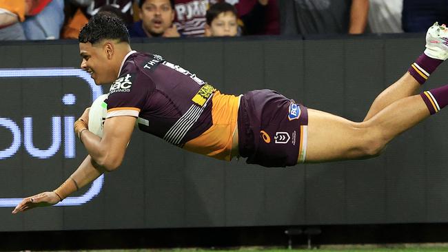 Selwyn Cobb scores during the NRL Finals week 1 between the Brisbane Broncos and the Melbourne Storm at Suncorp Stadium in Brisbane. Pics Adam Head