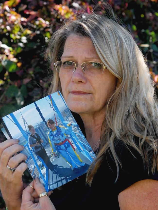 Vicki Blackburn with a photo of Shandee when she was in Las Vegas preparing to go on the Stratosphere.