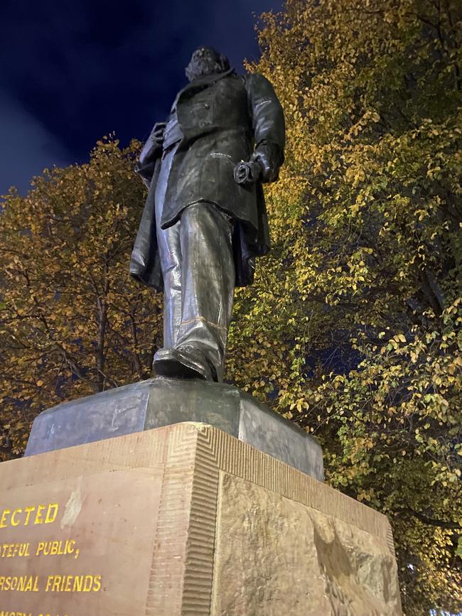 On the eve of the tribunal handing down its decision on the Crowther statue, vandals, have attempted to take things into their own hands. Image: The Mercury.