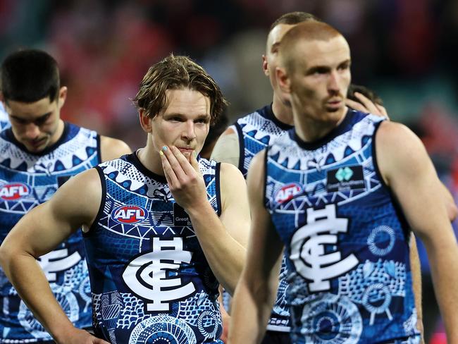 SYDNEY, AUSTRALIA - MAY 26: The Blue looks dejected as they leave the field after defeat during the round 11 AFL match between Sydney Swans and Carlton Blues at Sydney Cricket Ground, on May 26, 2023, in Sydney, Australia. (Photo by Mark Kolbe/AFL Photos/ via Getty Images )