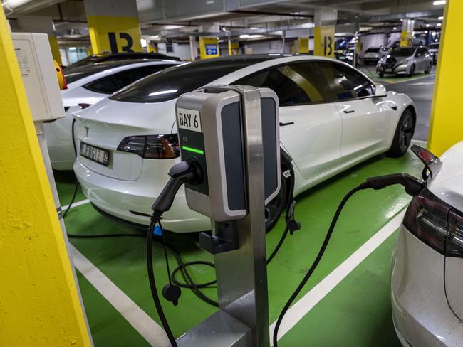 BRISBANE AUSTRALIA - NewsWire Photos AUGUST 19, 2022: Electric car charging points in Brisbane CBD after Climate Change and Energy Minister Chris Bowen has announced an ambitious plan to increase electric vehicle sales. NewsWire / Sarah Marshall