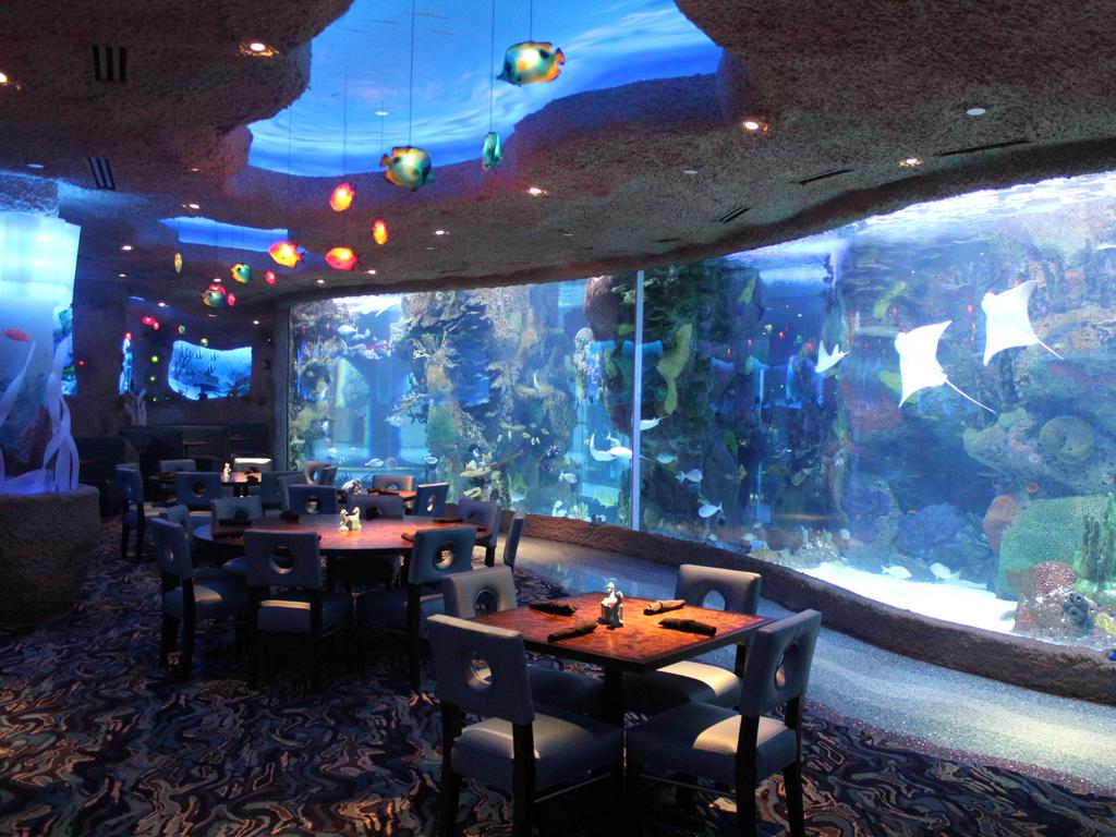 9 best underwater restaurants in the world | escape.com.au