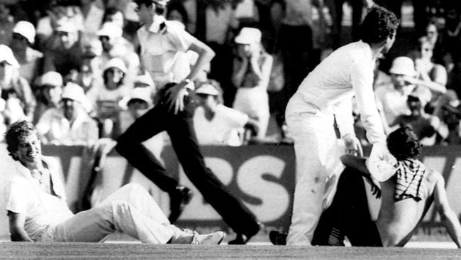 Geelong Coach Chris Scott recalled a cricket incident in 1982 which left player Terry Alderman with a dislocated shoulder. Picture: News Corp