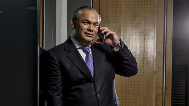 Gold Coast Mayor Tom Tate asked CEO Dale Dickson to explain the intent of the report. Picture: Jerad Williams.