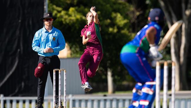 Holland Park Cricket Club junior Lily Bassingthwaighte