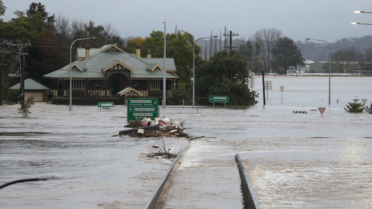 Sydney flood photos: Grim message as weather records to be smashed ...