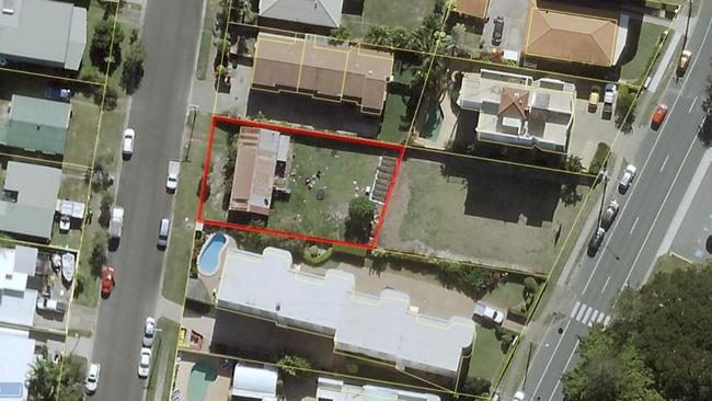 The existing site that will be used for two short-term accommodation units in Taylor Ave, Golden Beach.