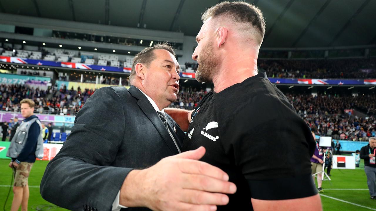 CHOFU, JAPAN - NOVEMBER 01: Steve Hansen, Head Coach of New Zealand and Kieran Read of New Zealand embrace during the Rugby World Cup 2019 Bronze Final match between New Zealand and Wales at Tokyo Stadium on November 01, 2019 in Chofu, Tokyo, Japan. (Photo by Hannah Peters/Getty Images)