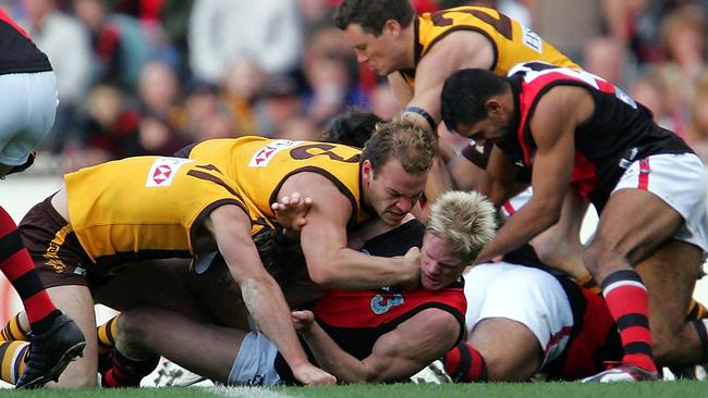 Essendon and Hawthorn players brawl in 2004.