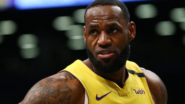 NEW YORK, NEW YORK - JANUARY 23: LeBron James #23 of the Los Angeles Lakers looks on against the Brooklyn Nets at Barclays Center on January 23, 2020 in New York City. NOTE TO USER: User expressly acknowledges and agrees that, by downloading and or using this photograph, User is consenting to the terms and conditions of the Getty Images License Agreement. Mandatory Copyright Notice: Copyright 2020 NBAE.   Mike Stobe/Getty Images/AFP == FOR NEWSPAPERS, INTERNET, TELCOS & TELEVISION USE ONLY ==