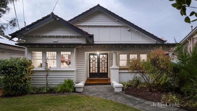 <a href="https://www.realestate.com.au/property-house-vic-alphington-142132032">33 Keith Street Alphington </a>is on the market with a price guide of $2.1m-$2.3m.