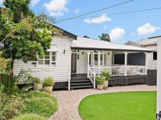 AUCTION BLOG: Celebrity-owned, 1920s-built cottage sells for $1.8m