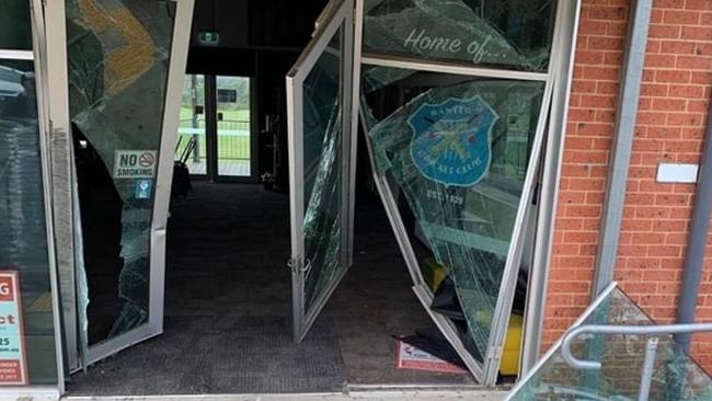 The car was later removed. Picture: Frankston Community Noticeboard