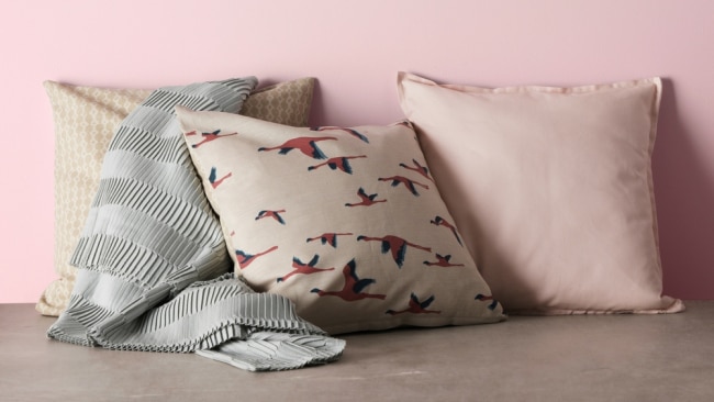 Flamingo best sale cushion ikea