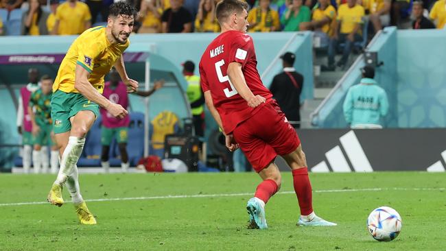 Mathew Leckie watches his shot. Picture: Getty Images