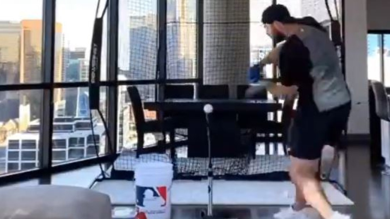 Joey Gallo sets up batting cage in apartment in MLB quarantine