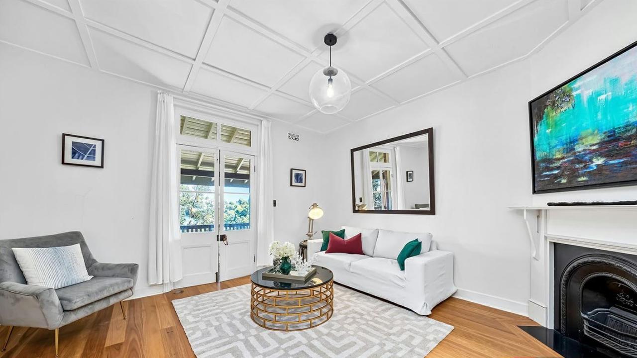 It has been listed with a $1.95m – $2.1m guide.