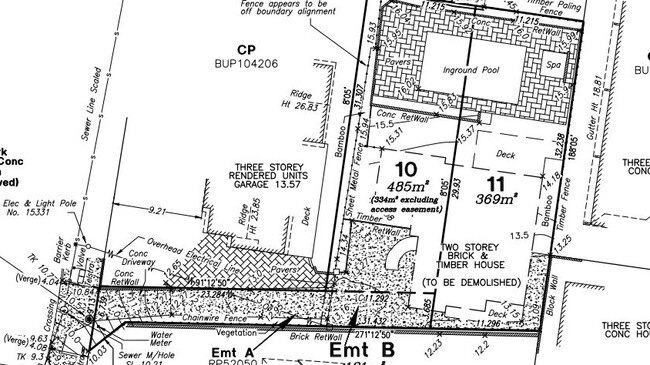 The easement (bottom left) allows access to the now-subdivided property. Picture: PD Online