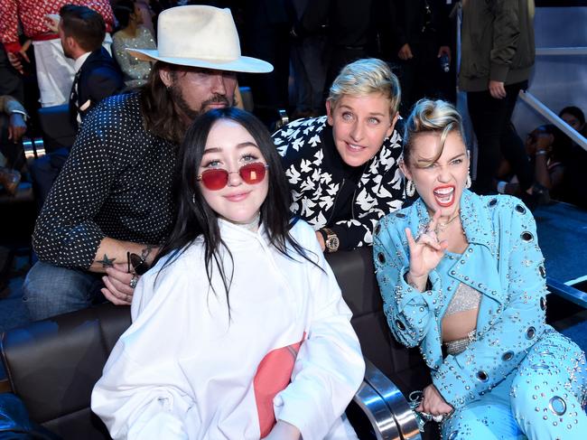 Billy Ray Cyrus, Noah Cyrus, Ellen DeGeneres, and Miley Cyrus poses during the 2017 MTV Video Music Awards at The Forum on August 27, 2017 in Inglewood, California. Picture: Getty