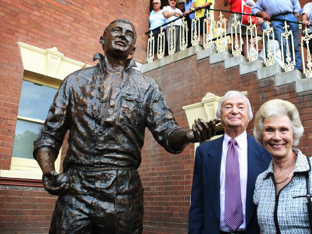 Richie Benaud and his wife Daphne at the unveiling of his statue at the SCG. Picture: Phil Hillyard