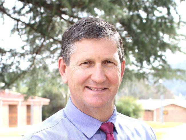 JOINING IN: Former Member for Southern Downs Lawrence Springborg will chair the committee who are pushing for de-amalgamation of the Southern Downs.