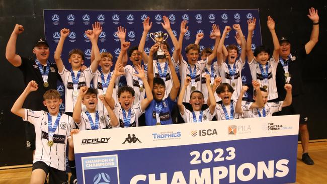 Balgownie JFC under-14s celebrate their Champion of Champions victory. Picture: Daniel Rowen | Balgownie JFC