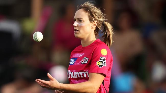 Perry feels her bowling is at its best level in at least two years as she extends her WBBL career with the Sydney Sixers for two more seasons. Picture: Mark Kolbe / Getty Images