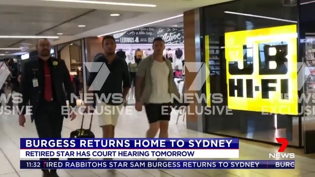 Sam Burgess arrives into Sydney Airport (7 News)