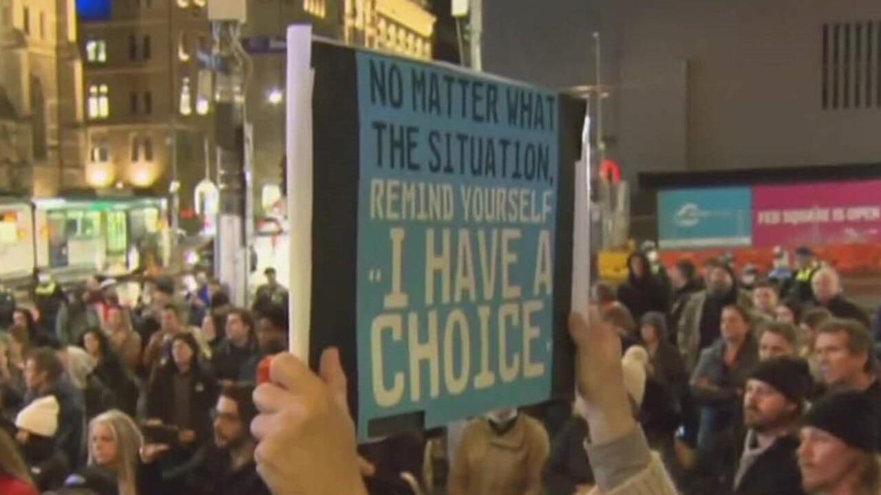 Melburnians take to the streets to protest state's sixth lockdown