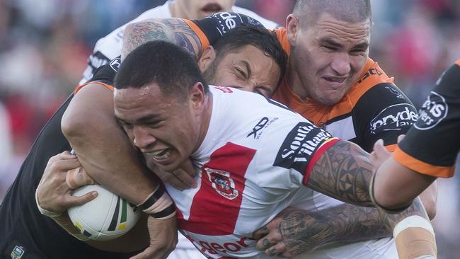 Tyson Frizell could miss the clash with the Roosters. (AAP Image/Craig Golding)