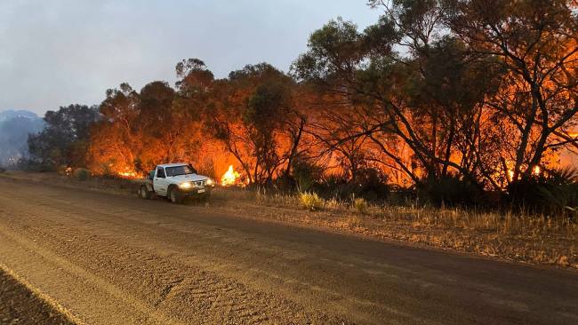 Kangaroo Island fires: Latest bushfire warnings and updates