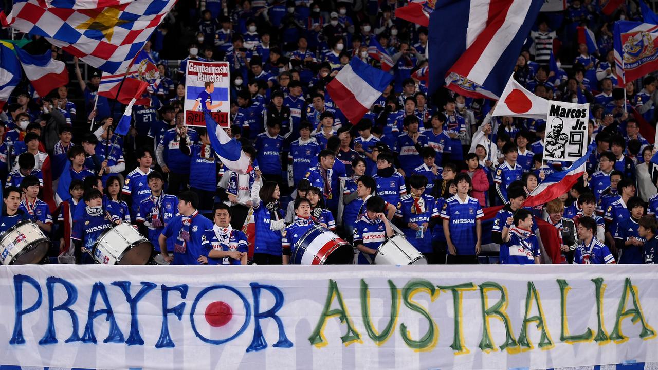 A touching act from Yokohama fans ahead of their crushing victory over Sydney FC.