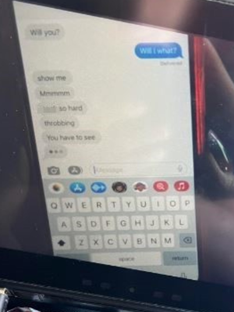 电影中展示的一些“色情短信”。图片来源：Reddit