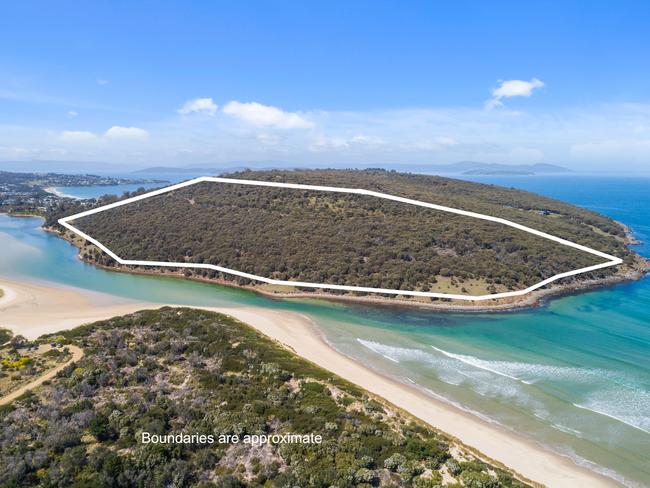 This 24ha Primrose Sands property has sold for a record-smashing price $1.45m.