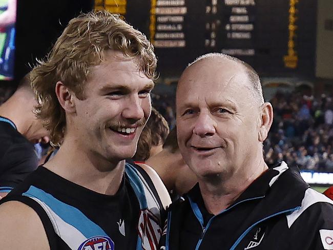 NCA. MELBOURNE, AUSTRALIA. September 13 , 2024. AFL.  2nd semi final. Port Adelaide vs Hawthorn at the Adelaide Oval.    Ken Hinkley, head coach of the Power with Jason Horne-Francis after semi final win   . Pic: Michael Klein