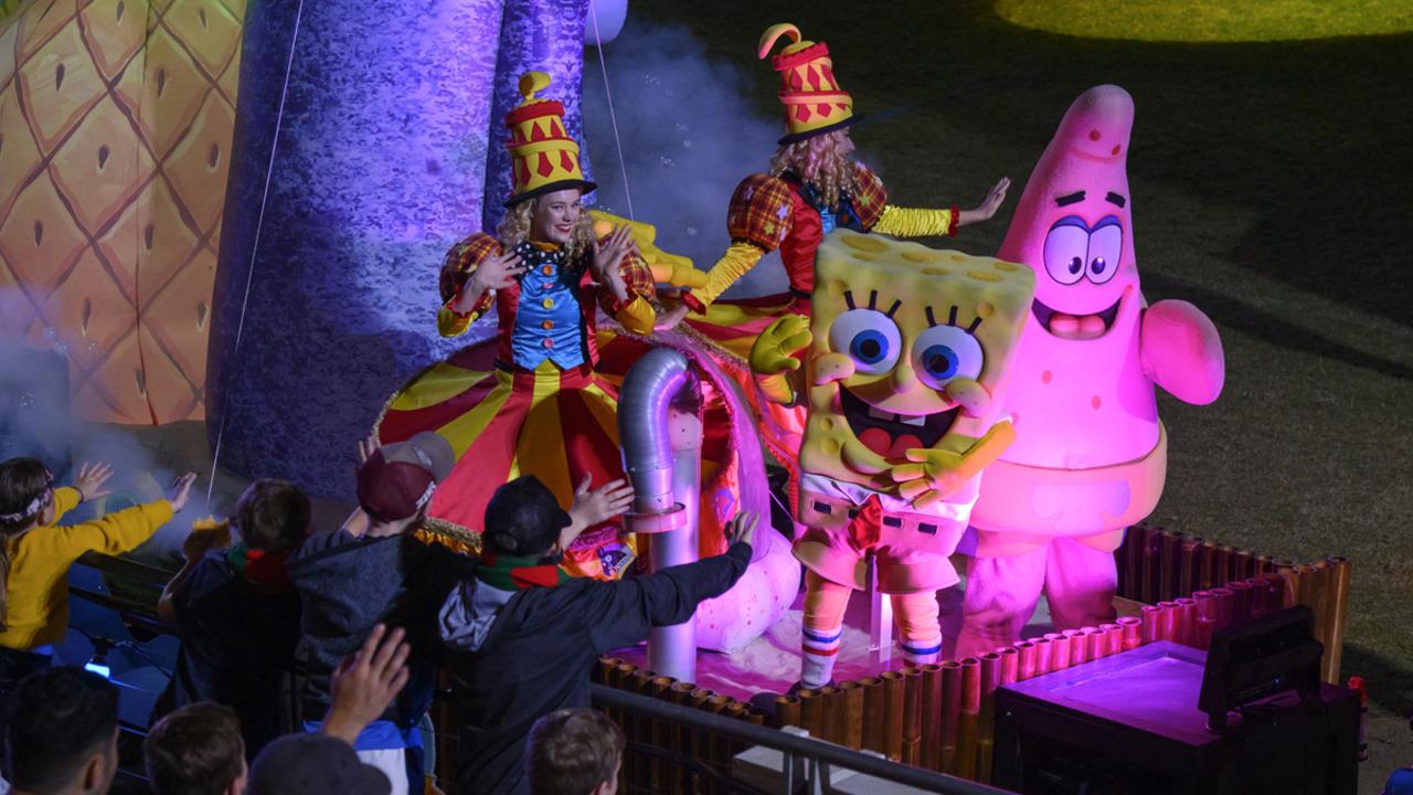 2021-sydney-easter-show-entertainment-nickelodeon-parade-fireworks