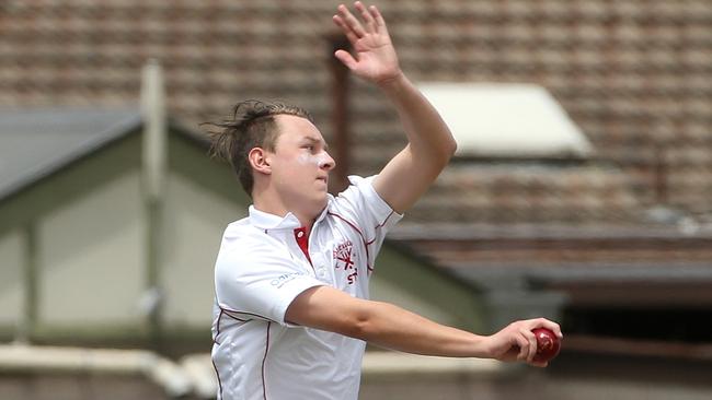 Cooper McPharlane in action for Glenroy. Picture: Hamish Blair