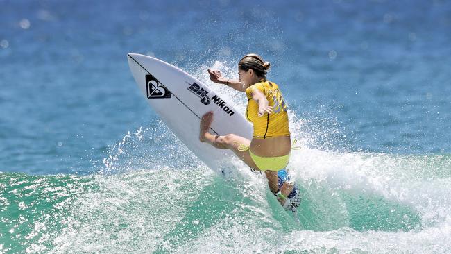 Steph Gilmore did her best in s,all waves, but was almost eliminated. Pic by Luke Marsden.