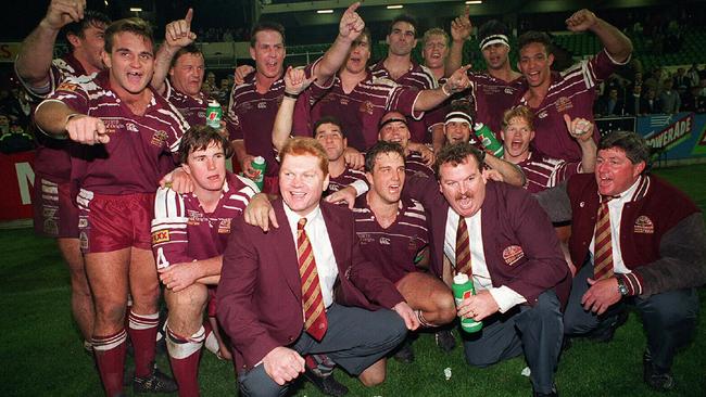 Vautin with his jubilant Queensland Origin team of 1995.