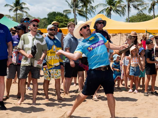 Brad Allen aka sleepy comes second in MenÃ•s SlappaÃ•s Thong Throw at the Darwin Beer Can Regatta at Mindil Beach, 2024. Picture: Pema Tamang Pakhrin