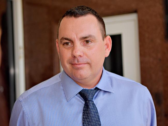 Top cop’s ‘family ties’ to Walker
