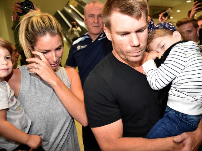 David Warner, Candice Warner kids: Why he hid at Sydney Airport | news ...