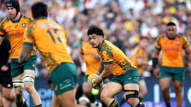 SYDNEY, AUSTRALIA - SEPTEMBER 21: Hunter Palsami of the Australian Wallabies looks to pass the ball during The Rugby Championship & Bledisloe Cup match between Australia Wallabies and New Zealand All Blacks at Accor Stadium on September 21, 2024 in Sydney, Australia. (Photo by Cameron Spencer/Getty Images)