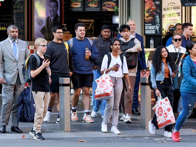 A bitter fight is brewing over the future of work from home in Melbourne. Picture: NCA NewsWire / David Geraghty