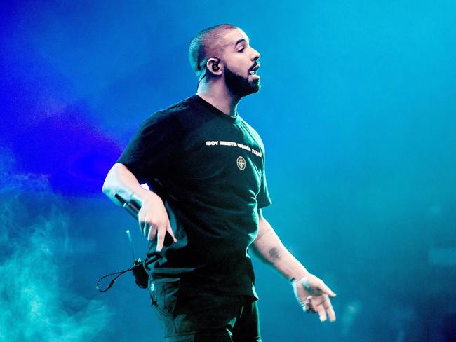 Drake pulls an Oprah at last night’s concert and announces he’s ‘doing this s**t for free tonight.’