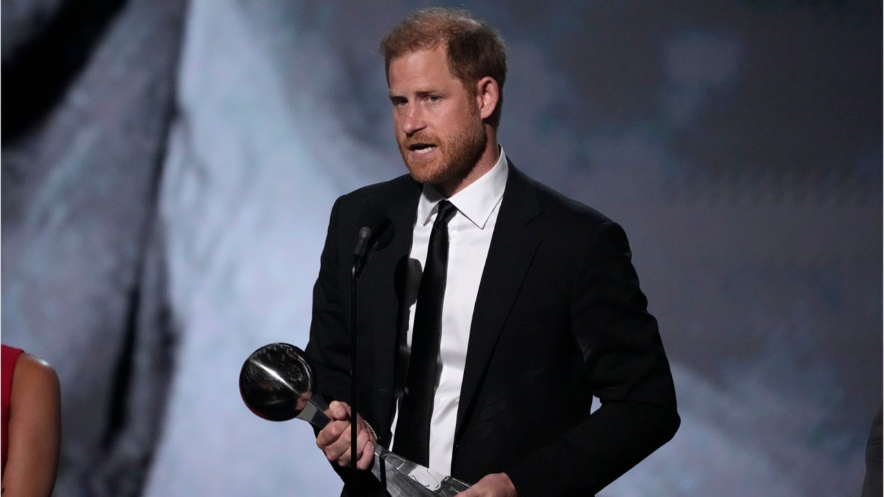 Prince Harry accepts Pat Tillman Award following major backlash