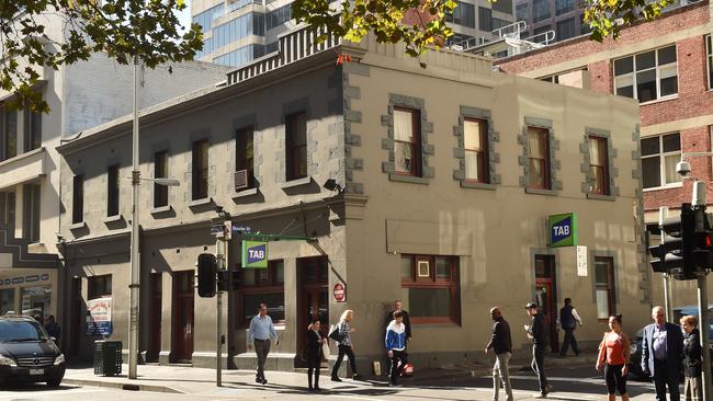 The facade of the Great Western Hotel on King St will remain when a tower is built on top.