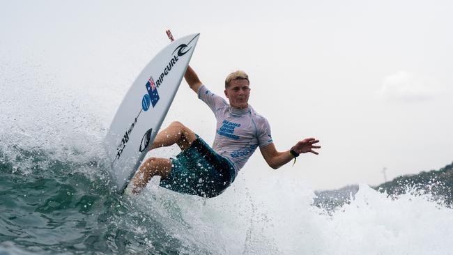 Dane Henry recorded a combined score of 16.8 to take out the gold medal at the ISA World Junior Surfing Championship at Surf City El Salvador. Picture: ISA/Pablo Jimenez