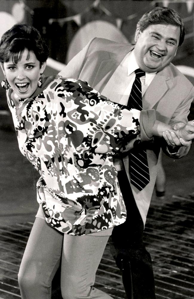 Fiona MacDonald and Billy J. Smith from the 1980s TV game show It's a Knockout. 